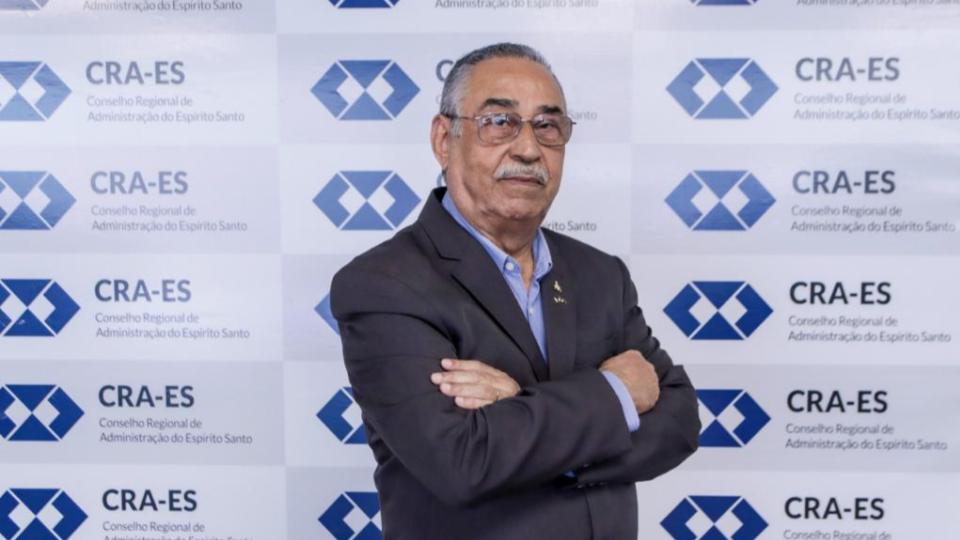Adm. Flávio Celso Santos Rosa destaca desafios e ações do CRA-ES